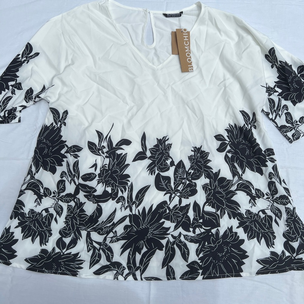BloomChic White and Black Graphic 3/4 Sleeve Blouse